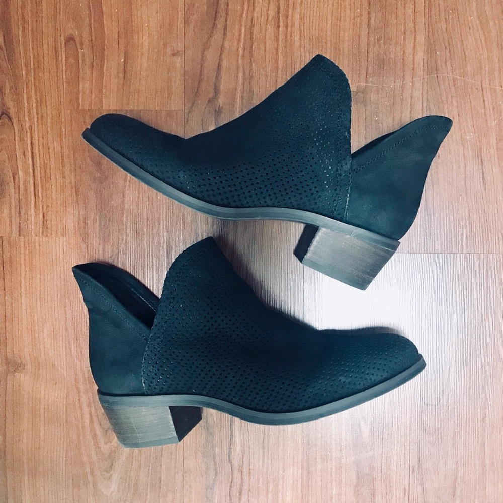 NEW Steve Madden Kolina Black Leather Ankle Bootie